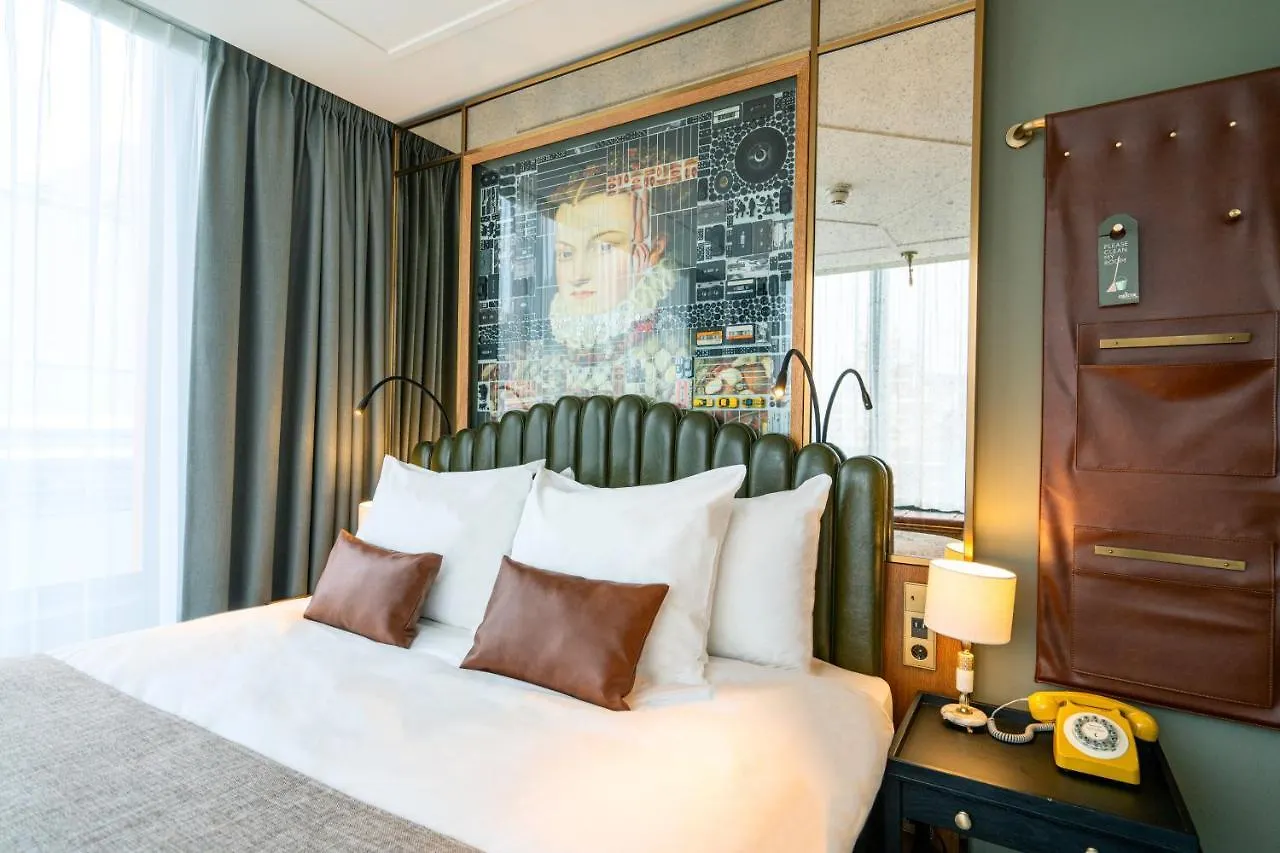 The Collector Otel Lahey