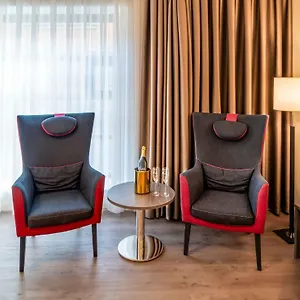 Plaza Premium Center **** האג